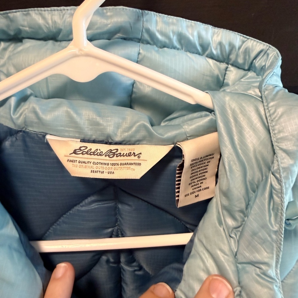 Eddie Bauer Women's Sky Blue Quilted Vest - Picture 4 of 7